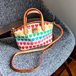 Dooney & Bourke rainbow heart purse ❤️🧡💛💚💙💜